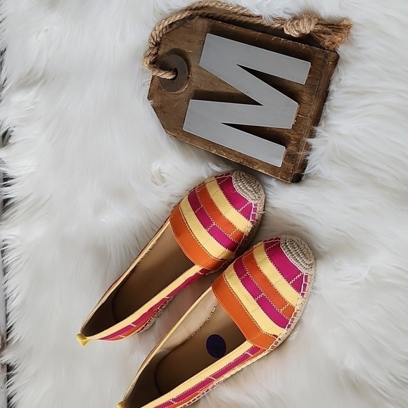 Adrienne Vittadini multicolored striped espadrilles NWOT - Picture 1 of 13